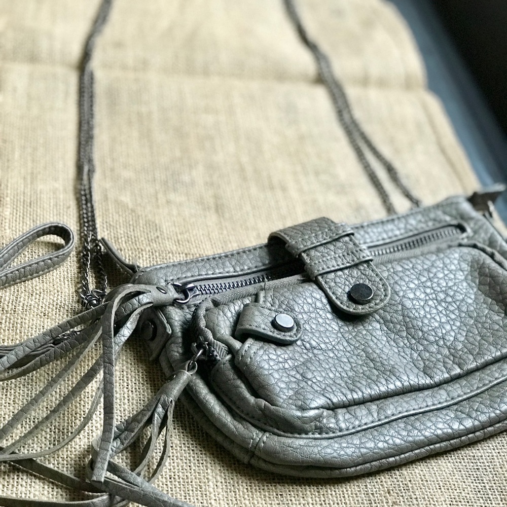 Deena & Ozzy Gray crossbody and wristlet.